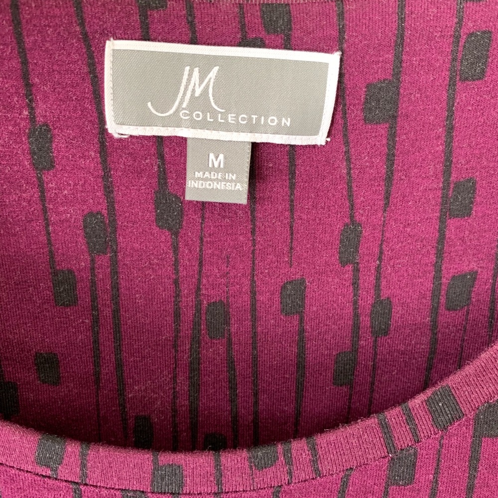 Scoop Neck Geometric Patterned Tee - Picture 4 of 4